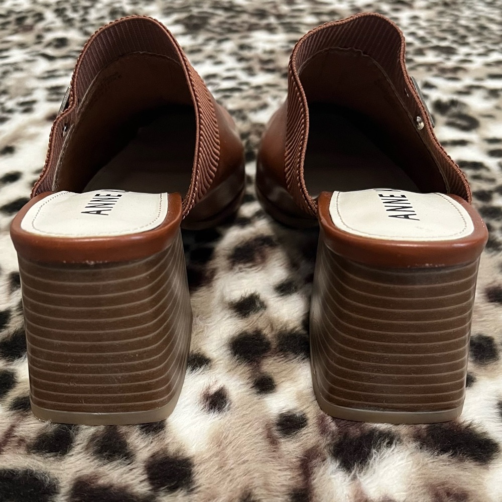 Anne Klein size 7.5 women’s slip on wedge mules - Picture 9 of 13